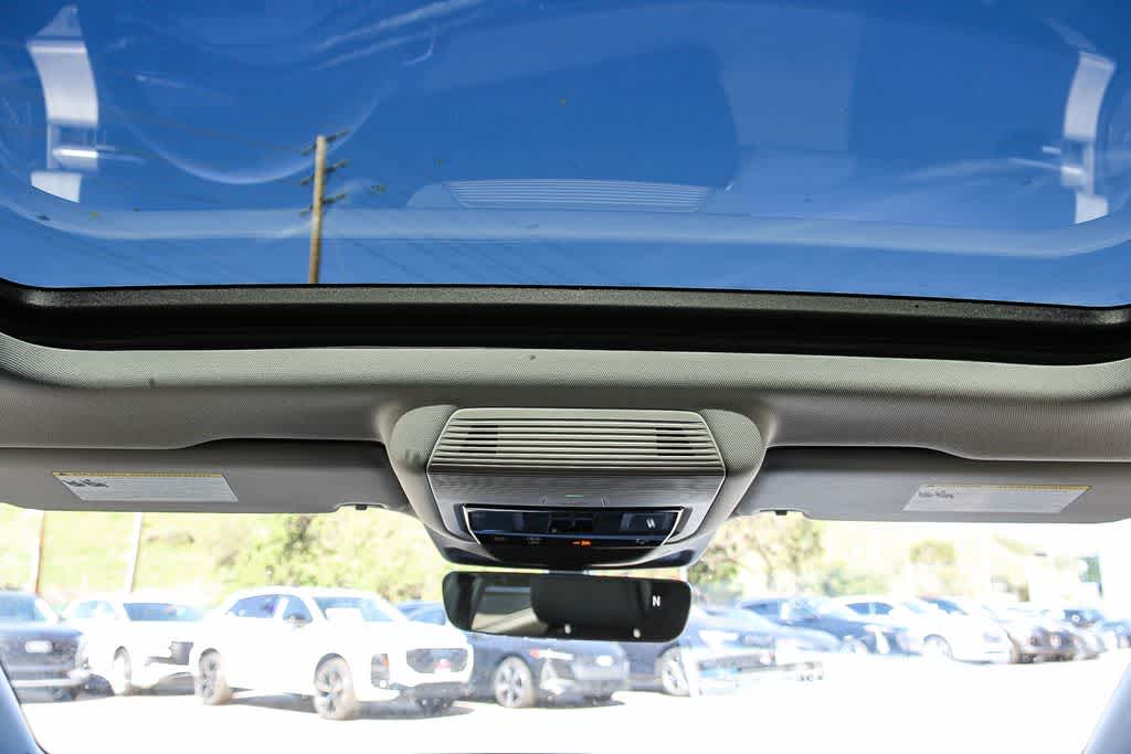 Thumbnail: 2026 Audi Q3 - 12