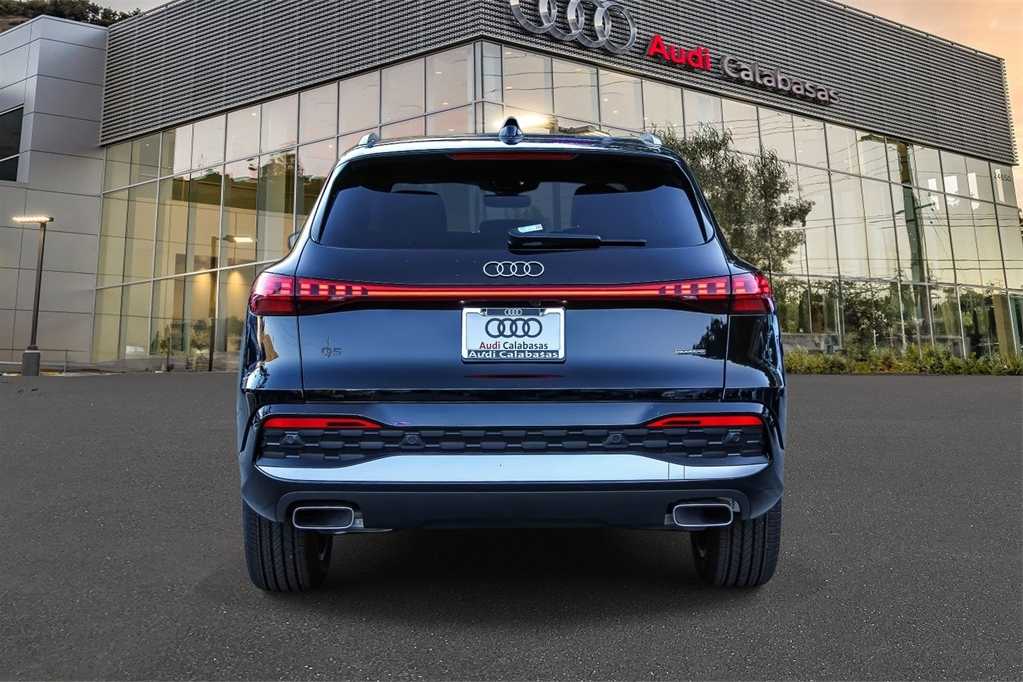 Thumbnail: 2025 Audi Q5 - 3