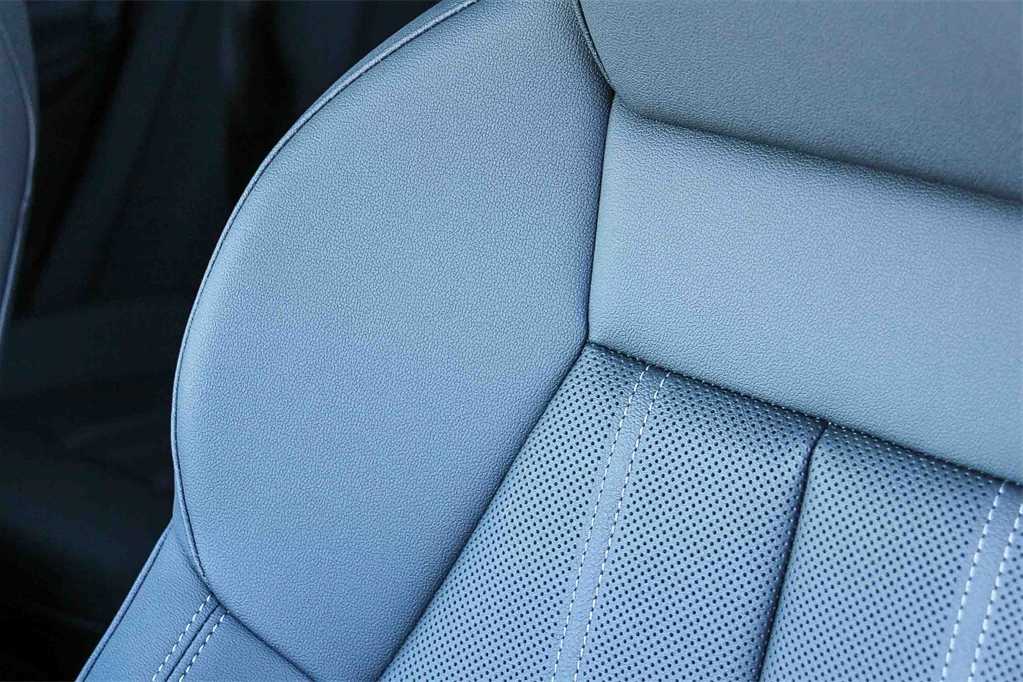 Thumbnail: 2025 Audi Q5 - 25