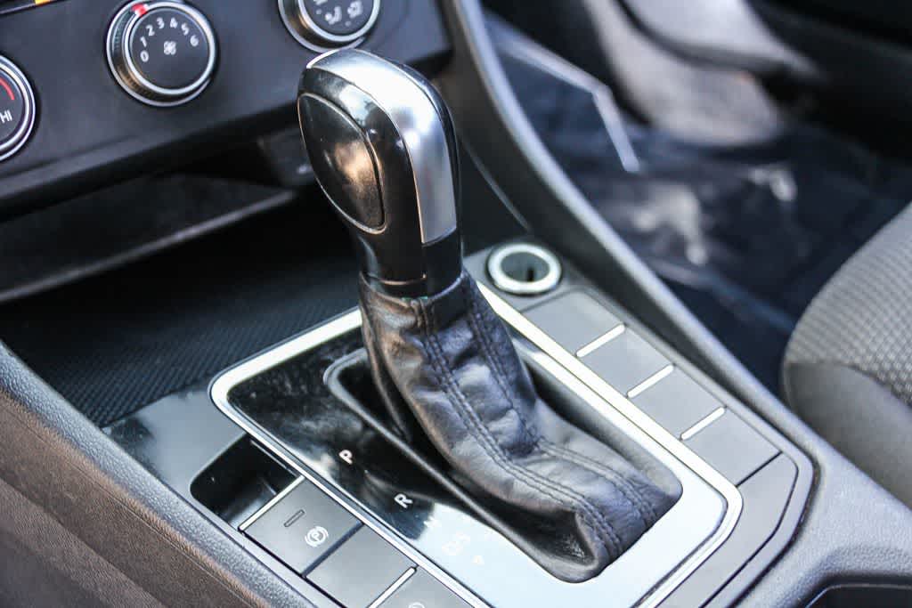 Thumbnail: 2020 Volkswagen Jetta - 19