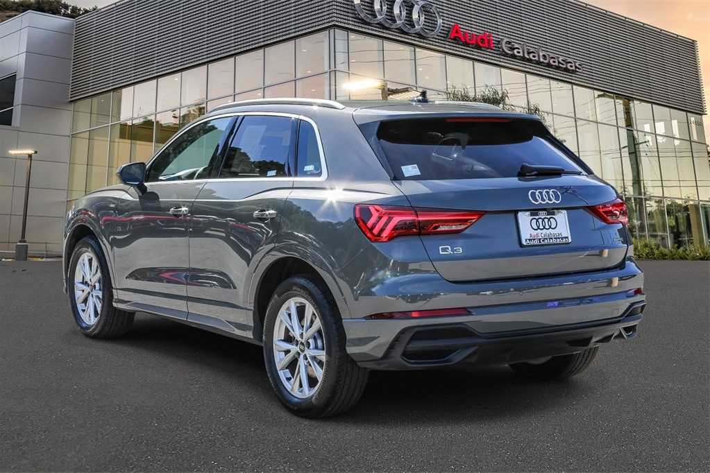 Thumbnail: 2025 Audi Q3 - 2