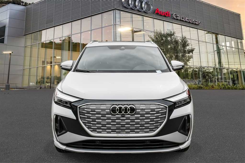 Thumbnail: 2023 Audi Q4 e-tron - 6