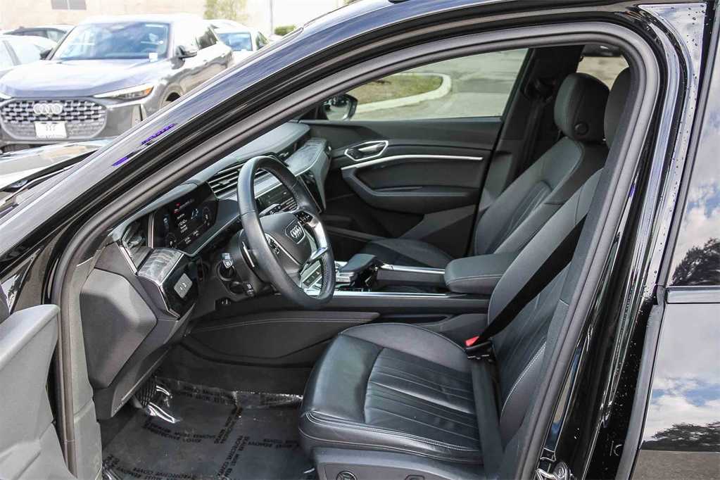 Thumbnail: 2022 Audi e-tron - 19