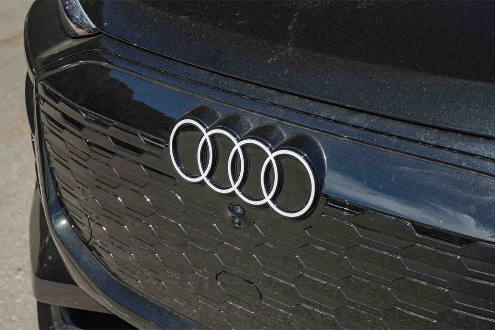 Thumbnail: 2025 Audi Q6 e-tron - 9