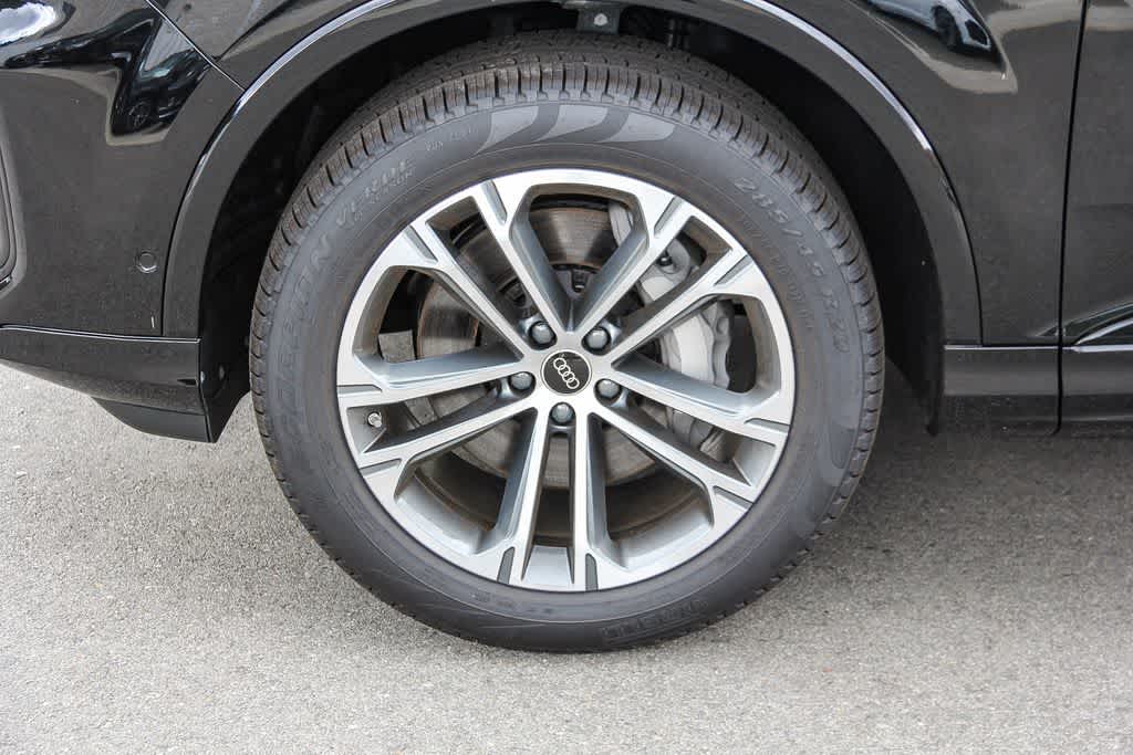 Thumbnail: 2026 Audi Q7 - 9