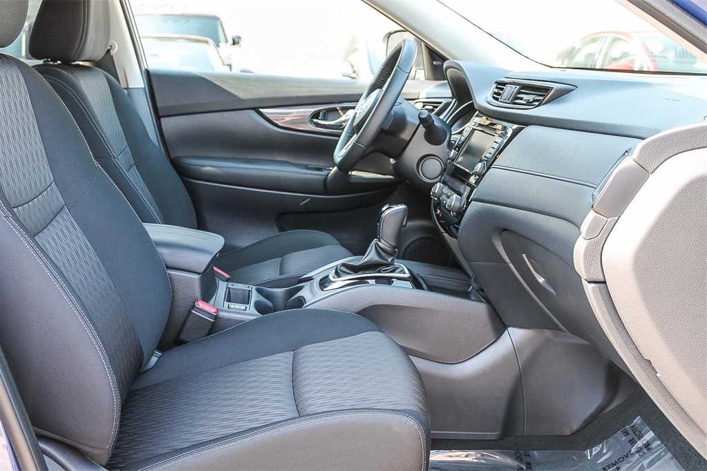 Thumbnail: 2020 Nissan Rogue - 18