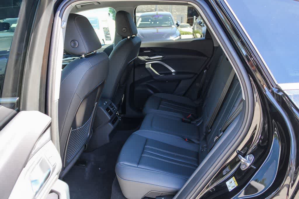 Thumbnail: 2025 Audi Q5 - 17