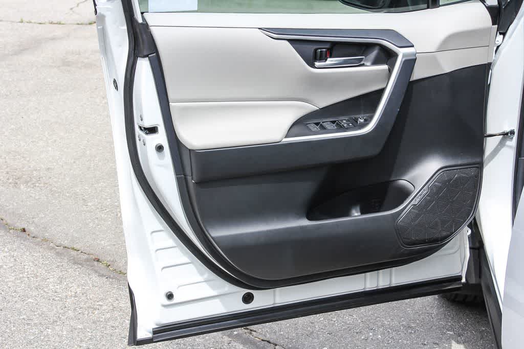 Thumbnail: 2024 Toyota RAV4 - 22