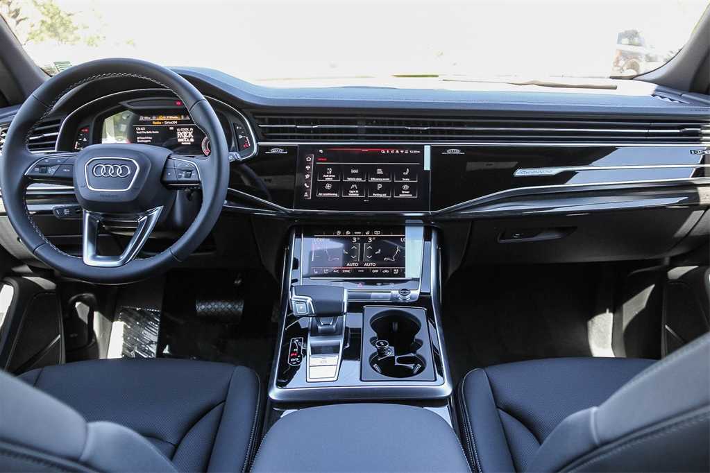 Thumbnail: 2026 Audi Q8 - 13