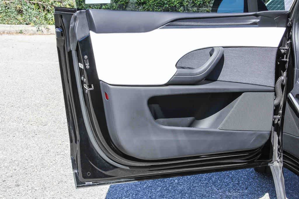 Thumbnail: 2022 Tesla Model X - 25