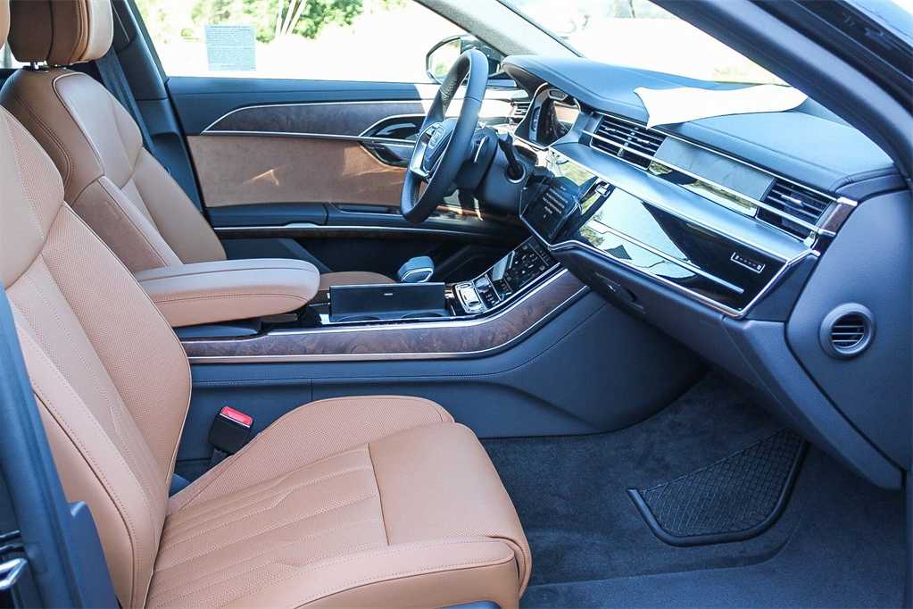 Thumbnail: 2025 Audi A8 - 19