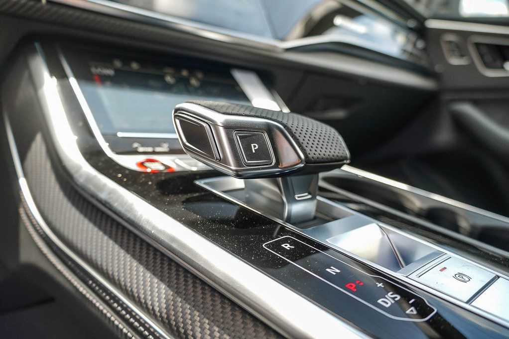 Thumbnail: 2026 Audi RS Q8 - 25