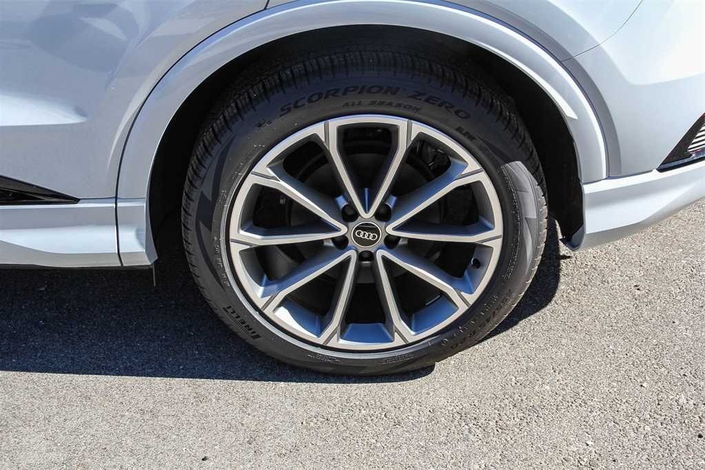 Thumbnail: 2026 Audi Q4 e-tron - 10