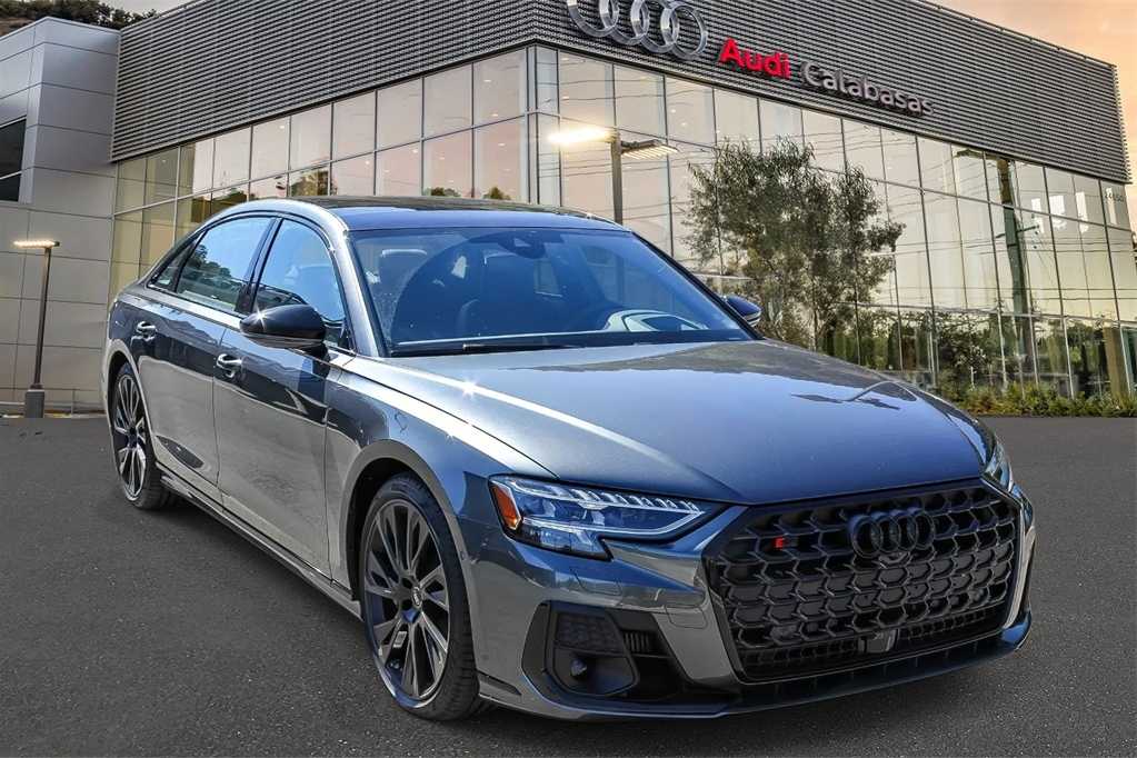 Thumbnail: 2025 Audi S8 - 5
