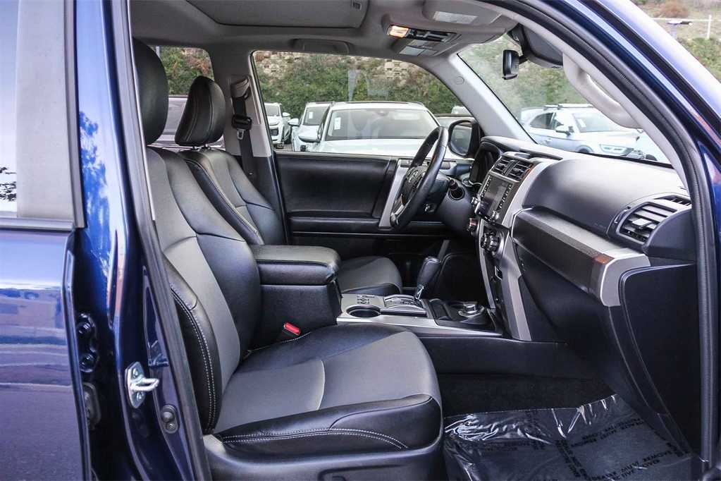 Thumbnail: 2021 Toyota 4Runner - 18