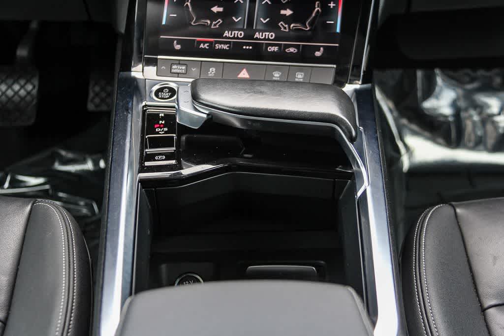 Thumbnail: 2024 Audi Q8 e-tron - 14