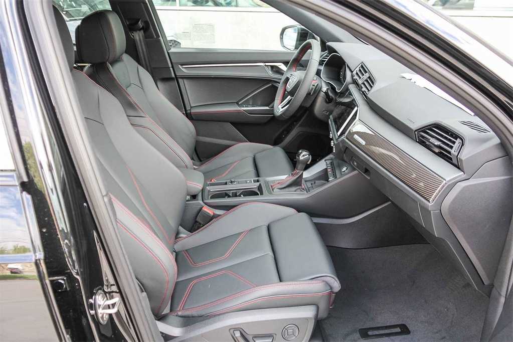 Thumbnail: 2025 Audi Q3 - 18