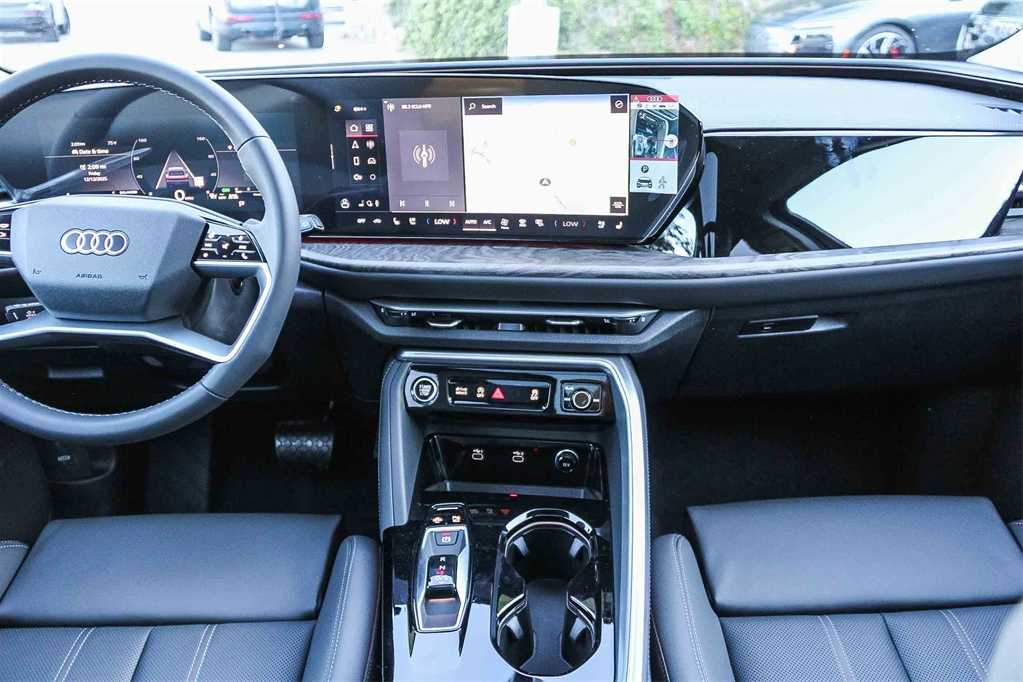 Thumbnail: 2025 Audi Q5 - 13