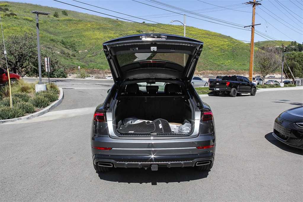 Thumbnail: 2026 Audi Q8 - 26