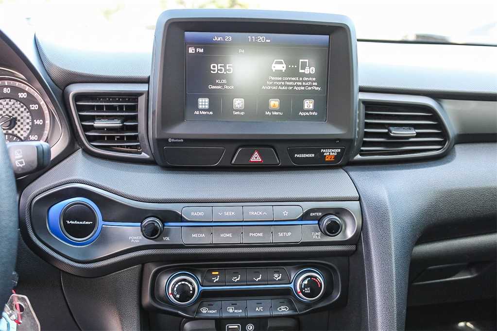 Thumbnail: 2019 Hyundai Veloster - 13