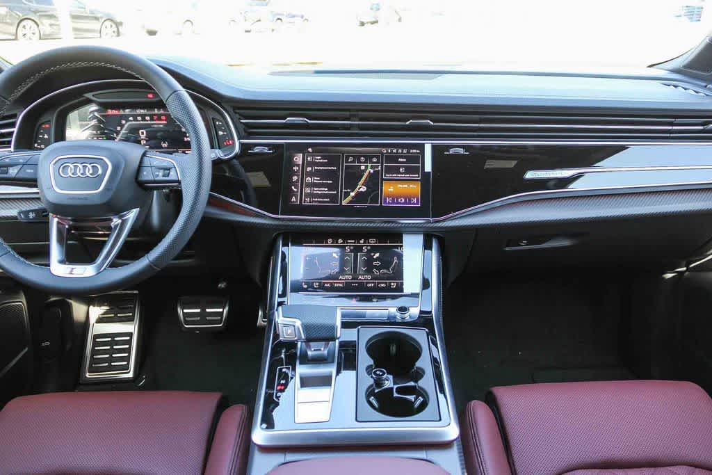 Thumbnail: 2026 Audi SQ7 - 13