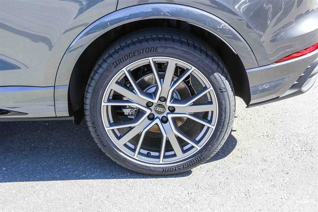 Thumbnail: 2025 Audi Q3 - 10