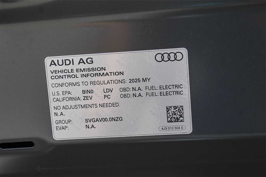 Thumbnail: 2025 Audi RS e-tron GT - 30