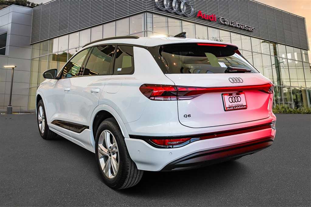 2025 Audi Q6 E-tron Premium Plus photo 4