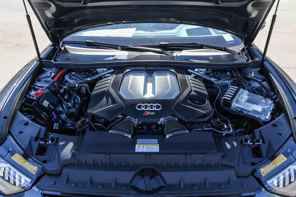 Thumbnail: 2026 Audi RS 6 - 27