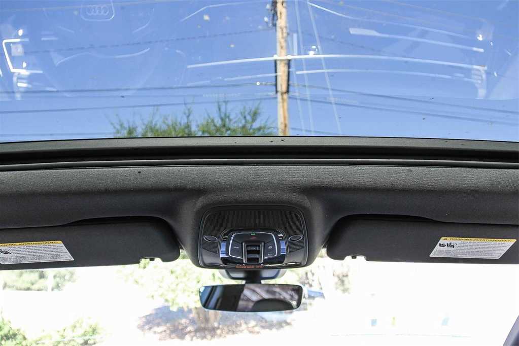 Thumbnail: 2025 Audi Q7 - 12