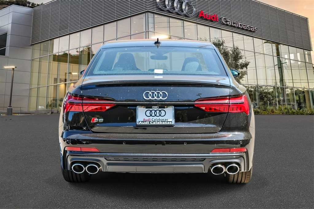 Thumbnail: 2025 Audi S6 - 4