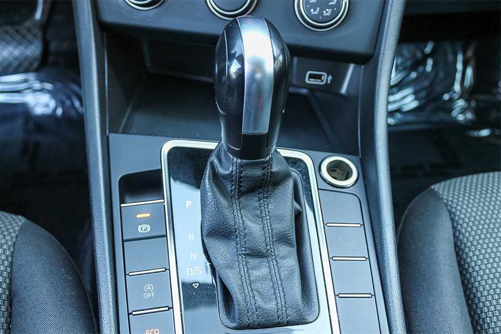 Thumbnail: 2019 Volkswagen Jetta - 21