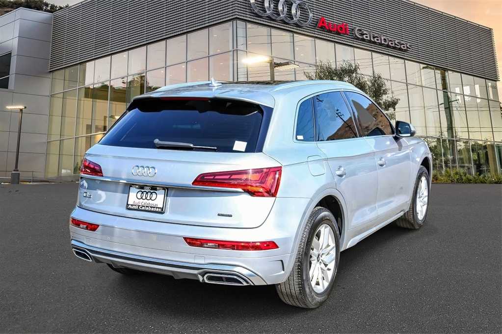 Thumbnail: 2023 Audi Q5 - 4