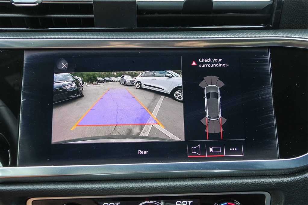 Thumbnail: 2021 Audi Q3 - 22