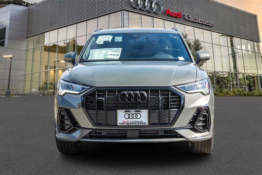 Thumbnail: 2025 Audi Q3 - 2