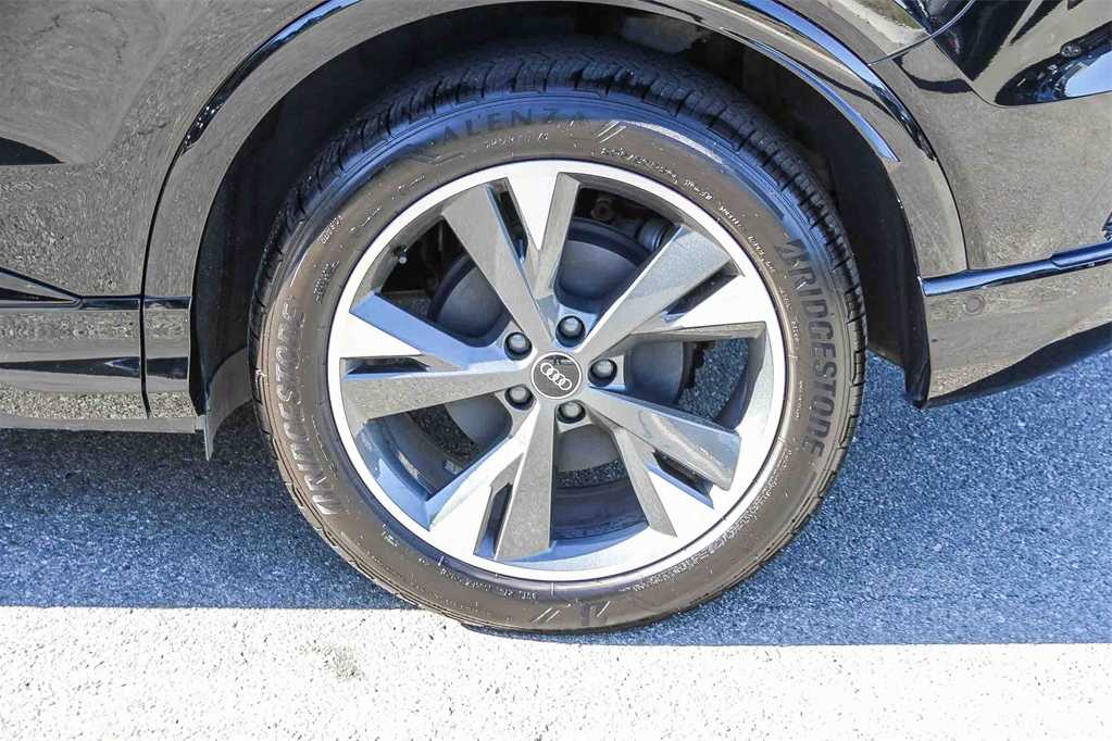 Thumbnail: 2024 Audi Q4 e-tron - 10