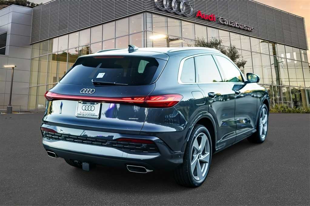 Thumbnail: 2025 Audi Q5 - 4