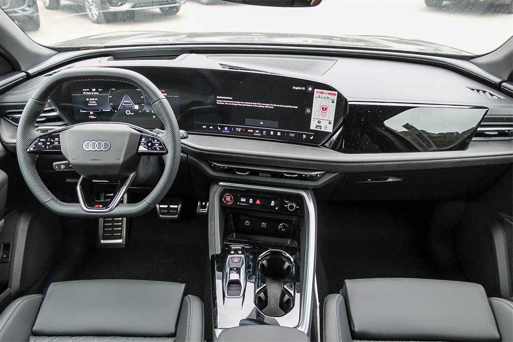 Thumbnail: 2025 Audi SQ5 - 12