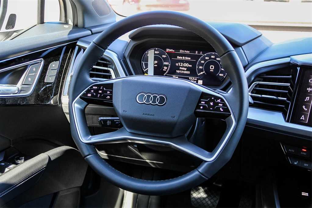 Thumbnail: 2026 Audi Q4 e-tron - 16