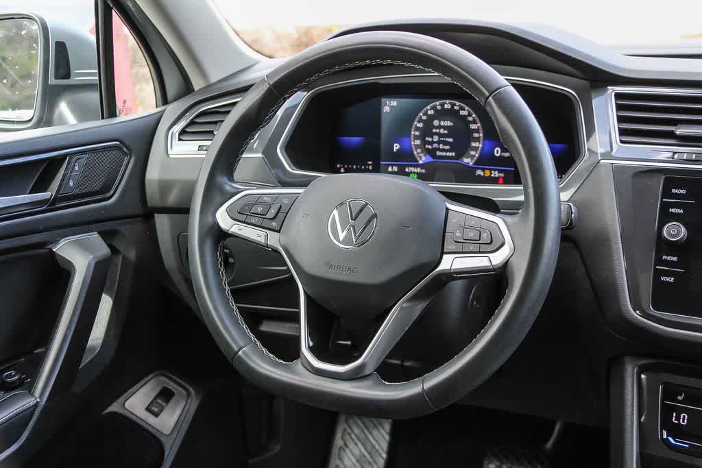 Thumbnail: 2022 Volkswagen Tiguan - 16
