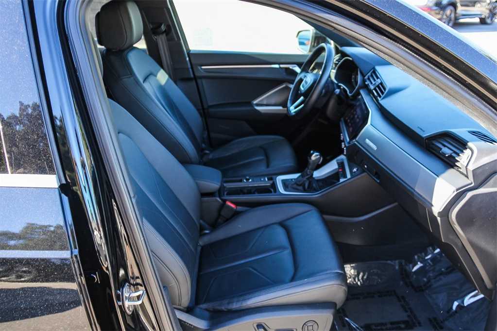 Thumbnail: 2021 Audi Q3 - 16