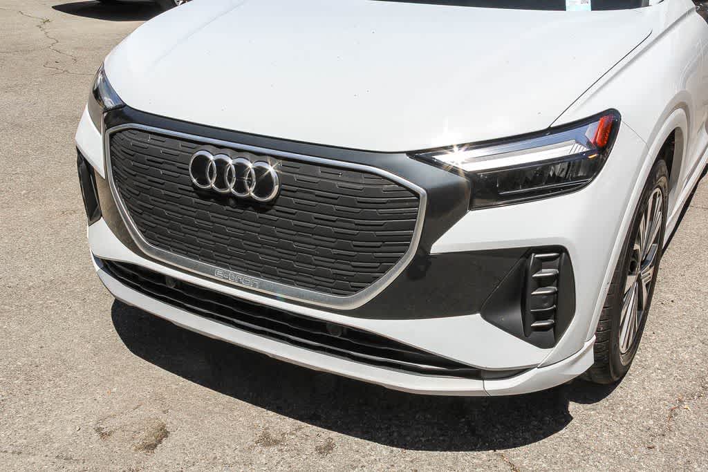 Thumbnail: 2023 Audi Q4 e-tron - 8