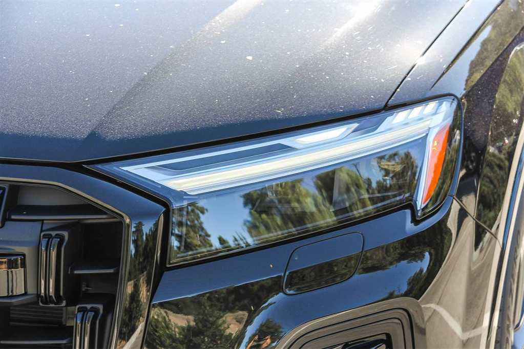 Thumbnail: 2026 Audi Q7 - 7