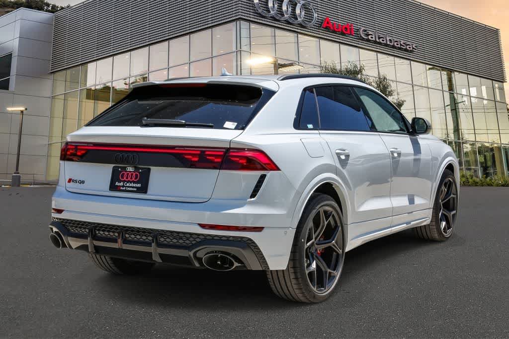 Thumbnail: 2026 Audi RS Q8 - 4
