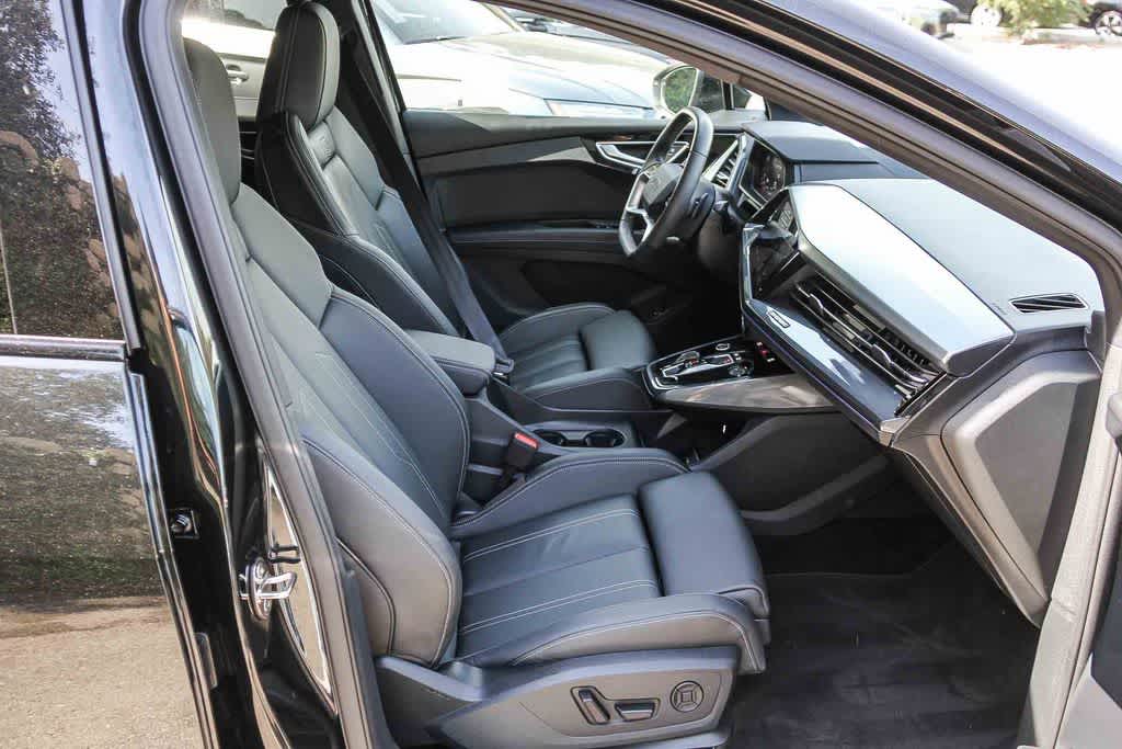 Thumbnail: 2025 Audi Q4 e-tron - 18