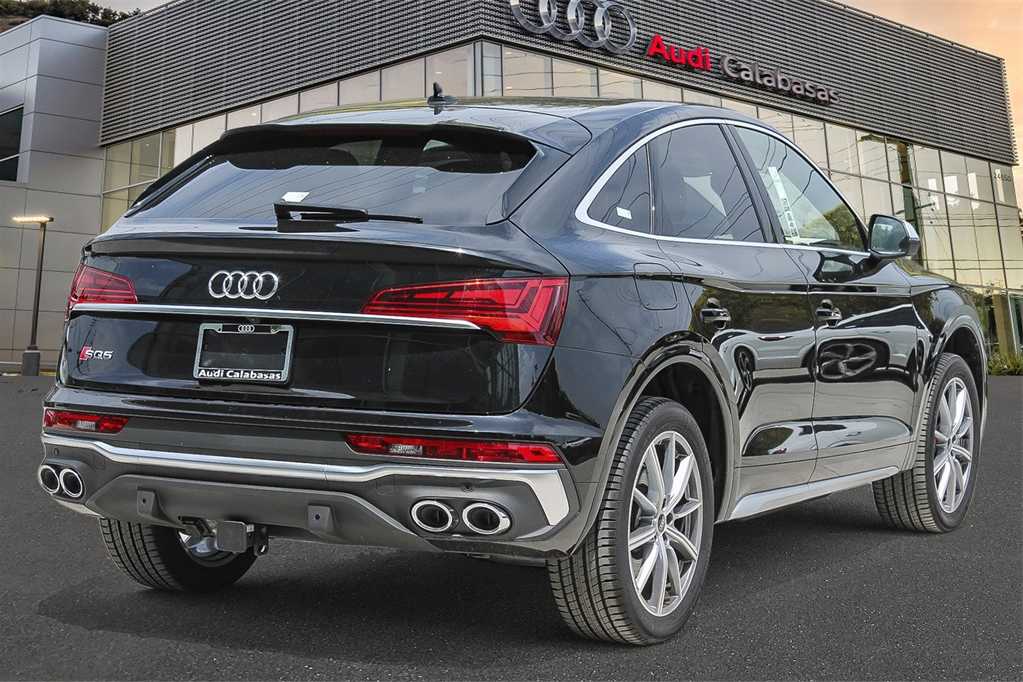 Thumbnail: 2024 Audi SQ5 - 4