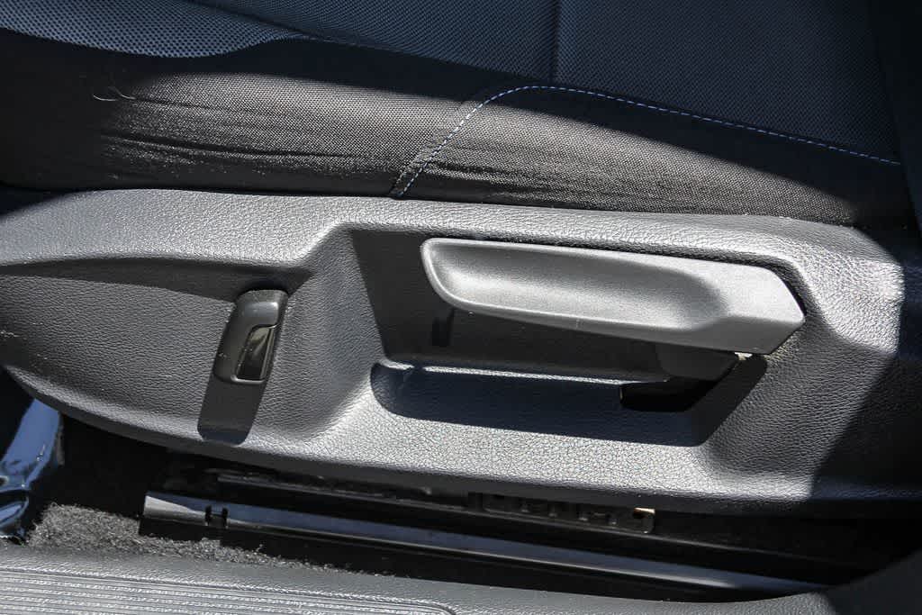 Thumbnail: 2015 Volkswagen e-Golf - 20