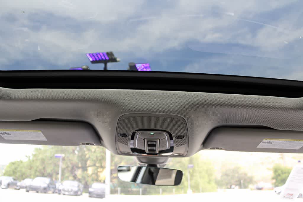 Thumbnail: 2025 Audi Q5 - 12