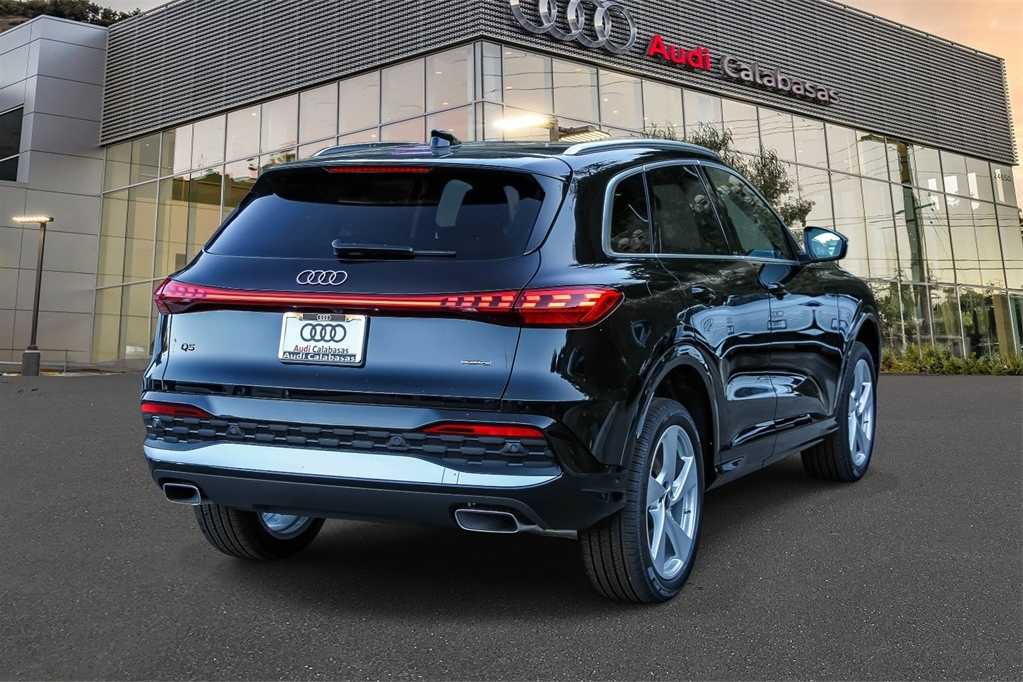 Thumbnail: 2025 Audi Q5 - 4