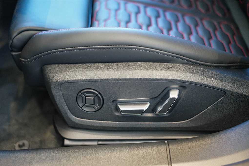 Thumbnail: 2026 Audi RS 7 - 14